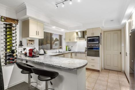 Photo of property in 35 Ocean Crest, Papamoa Beach, Papamoa, 3118
