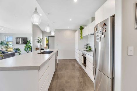 Photo of property in 19 Lady Jocelyn Place, Whitianga, 3510