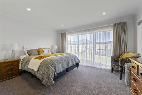 Photo of property in 7 Cross Street, Lepperton, New Plymouth, 4373