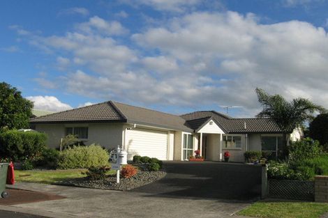 Photo of property in 23 Mcgowan Place, Orewa, 0931