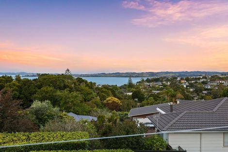 Photo of property in 24 Judkins Crescent, Cockle Bay, Auckland, 2014