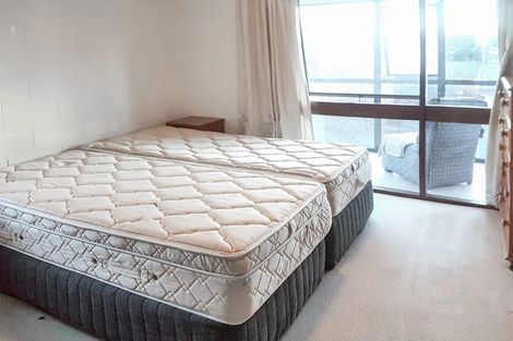 Photo of property in 2/107 Holly Road, St Albans, Christchurch, 8014