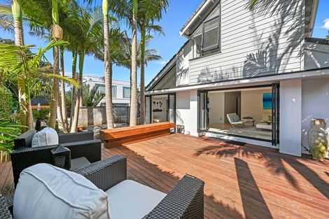 Photo of property in 1/8 The Esplanade, Campbells Bay, Auckland, 0630