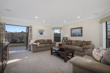 Photo of property in 13 Avonbrook Lane, Pukekohe, 2120