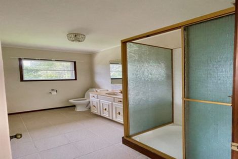 Photo of property in 11 Ravenstone Place, Chatswood, Auckland, 0626