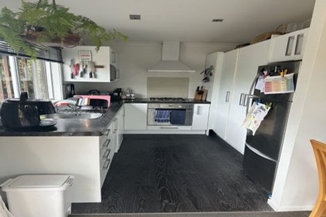 Photo of property in 12 Memorial Park Avenue, Haumoana, 4102