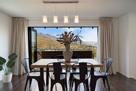 Photo of property in 1 Goldleaf Hill, Queenstown, 9300