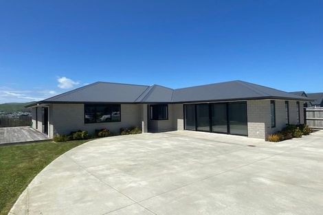 Photo of property in 5 Rotorua Grove, Aotea, Porirua, 5024