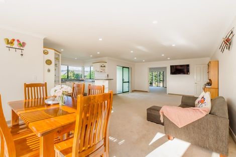 Photo of property in 2 Millennium Hill, Paraparaumu, 5032