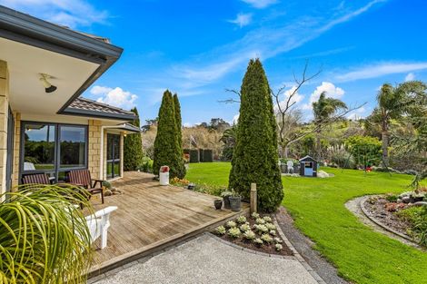 Photo of property in 41 Whangaparaoa Road, Red Beach, 0932