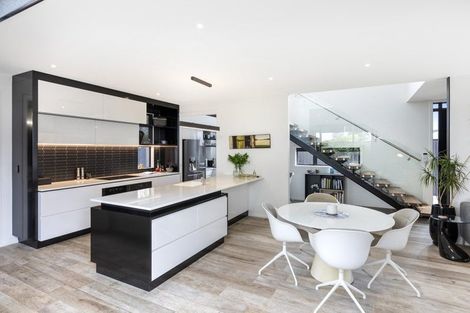 Photo of property in 43a Gracefield Avenue, Christchurch Central, Christchurch, 8013