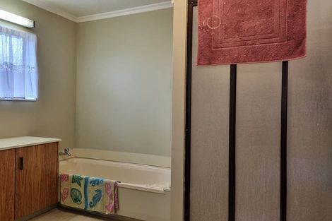 Photo of property in 2/2 Broadway, Waitara, 4320
