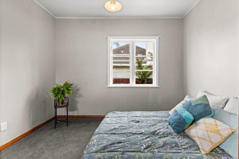 Photo of property in 82 Latham Street, Marewa, Napier, 4110