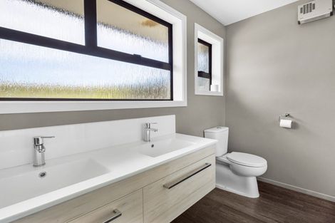 Photo of property in 12 Masham Road, Broomfield, Christchurch, 8042