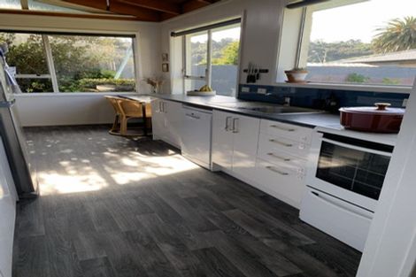 Photo of property in 3 Hawthorn Crescent, Stokes Valley, Lower Hutt, 5019