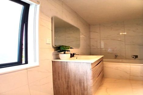 Photo of property in 50 Cloonlyon Drive, Flat Bush, Auckland, 2019