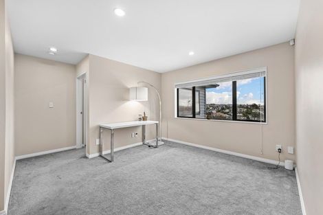 Photo of property in 11 Matisse Drive, West Harbour, Auckland, 0618