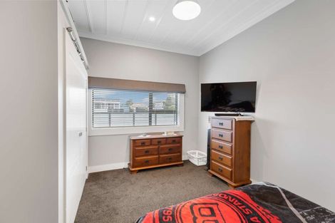 Photo of property in 42 Collins Street, Hawera, 4610