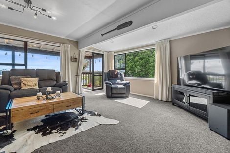 Photo of property in 16 Hawke Place, Pukekohe, 2120