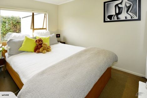 Photo of property in 15 Sunnynook Road, Forrest Hill, Auckland, 0620