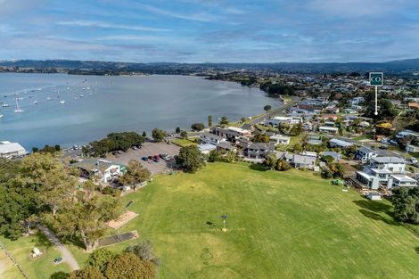 Photo of property in 10 Omokoroa Road, Omokoroa, 3114