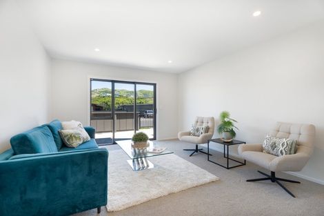 Photo of property in 41 Farnworth Terrace, Glenside, Wellington, 6037