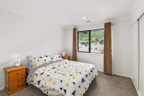 Photo of property in 6 Saint Vincent Way, Waikanae, 5036