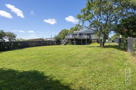 Photo of property in 19 Maude Street, Riverhead, 0820