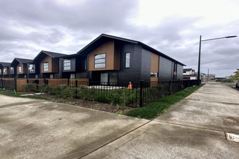 Photo of property in 80 Papatupu Way, Kumeu, 0810