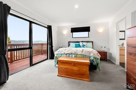 Photo of property in 102 Kirton Drive, Riverstone Terraces, Upper Hutt, 5018