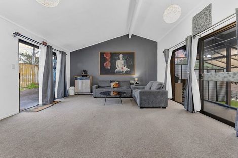 Photo of property in 3/21 Northall Road, New Lynn, Auckland, 0600