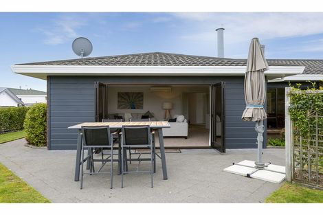 Photo of property in 77 Harvey Street, Waipahihi, Taupo, 3330