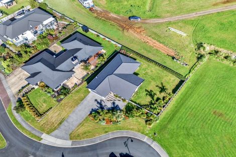 Photo of property in 19 Lady Jocelyn Place, Whitianga, 3510