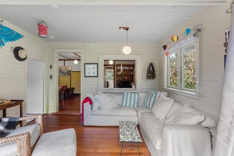 Photo of property in 59 Tutere Street, Waikanae Beach, Waikanae, 5036