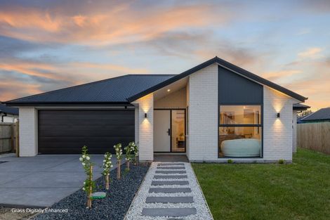 Photo of property in 18 Benrogan Drive, Halswell, Christchurch, 8025