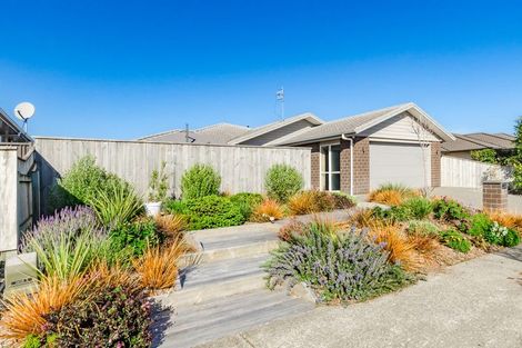Photo of property in 37 San Priamo Place, Paraparaumu Beach, Paraparaumu, 5032