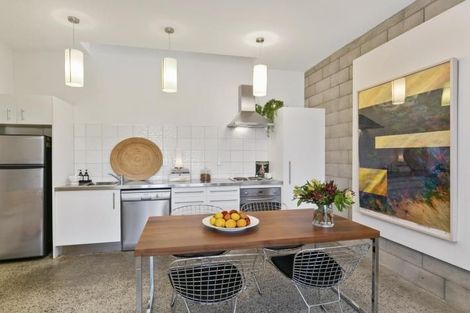 Photo of property in Mondrian Townhouses, 4/24 Hanson Street, Mount Cook, Wellington, 6021