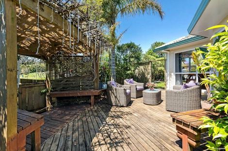 Photo of property in 22 John Brooke Crescent, East Tamaki Heights, Auckland, 2016