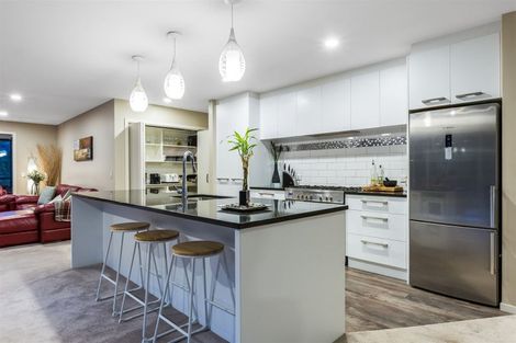 Photo of property in 122 Navigation Drive, Whitby, Porirua, 5024