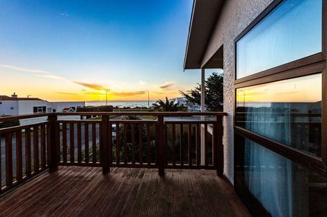 Photo of property in 3 Toru Road, Paraparaumu Beach, Paraparaumu, 5032