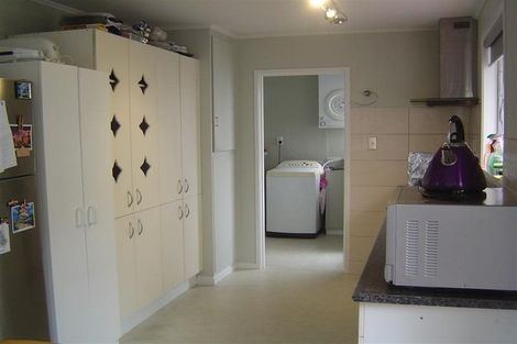 Photo of property in 21 Laurina Road, Sunnynook, Auckland, 0620