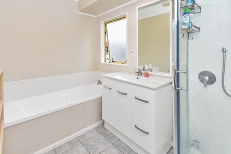 Photo of property in 99 Settlement Road, Papakura, 2110