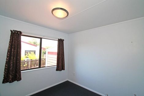 Photo of property in 32 Poplar Grove, Whalers Gate, New Plymouth, 4310