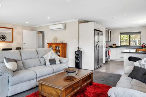 Photo of property in 4 Charisma Court, Kelvin Grove, Palmerston North, 4414