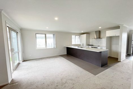 Photo of property in 19 Perla Road, Pukekohe, 2120