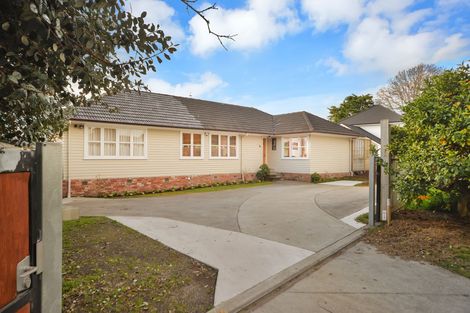 Photo of property in 30a Enderby Drive, Te Atatu Peninsula, Auckland, 0610