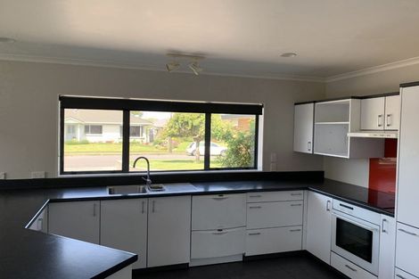 Photo of property in 11 Mcilwaine Place, Marton, 4710