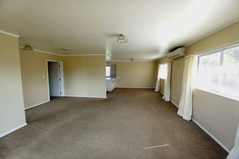 Photo of property in 2/65 Golf Road, New Lynn, Auckland, 0600