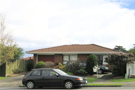 Photo of property in 2/131 Botany Road, Botany Downs, Auckland, 2010