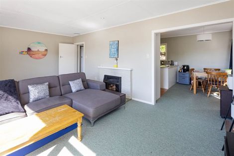 Photo of property in 35 Kahikatea Grove, Paparangi, Wellington, 6037